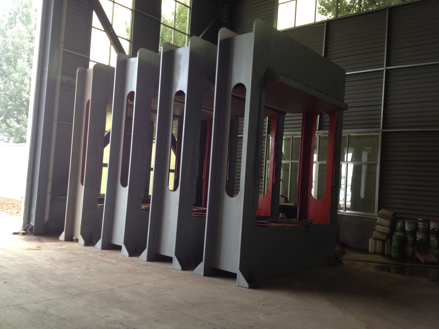 Hydraulic cold press machine